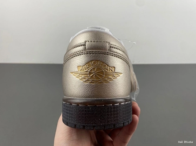 1 SE HQ3529-099 Classic Zinc Metallic 19 Jordan Low 0719